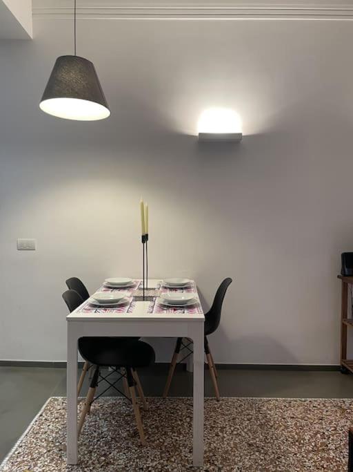 Cozy Apartment Near The Colosseum Rome Exterior photo